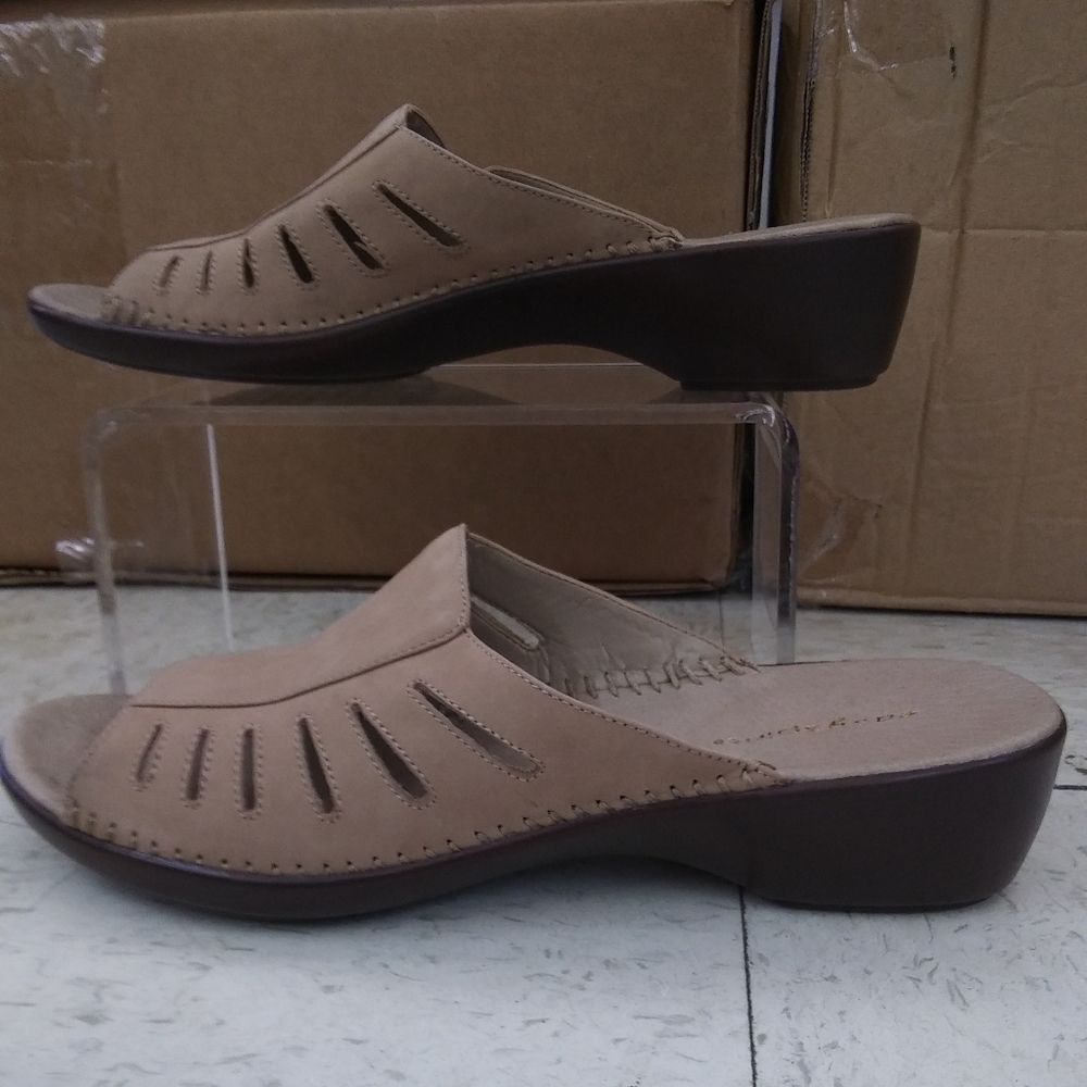 So Comfy! Easy Spirit Espadas Sandals